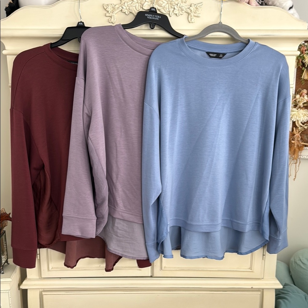 Set of Three Long Sleeve Simply Vera tops
XXL NEW